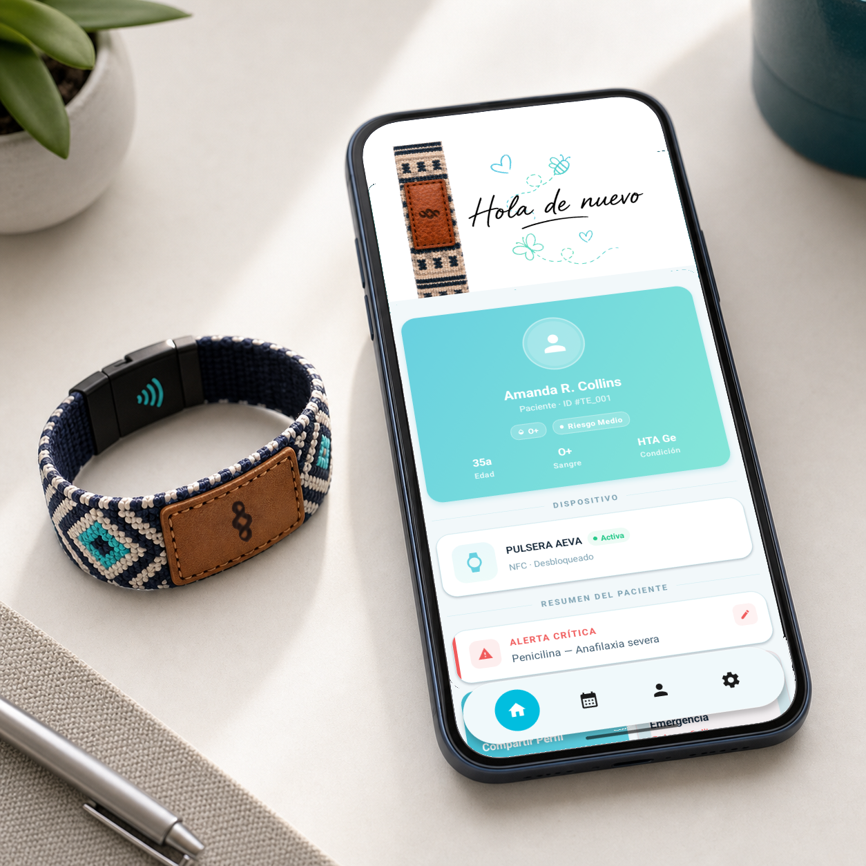 Pulsera AEVA junto a perfil médico digital en teléfono